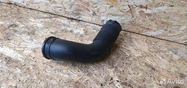 Патрубок воздушного фильтра Opel Astra J 2010-2017