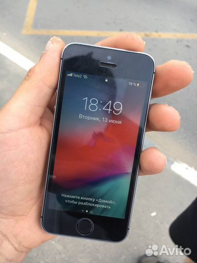 Телефон iPhone 5s