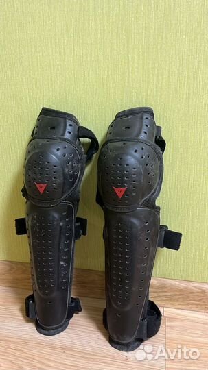 Наколенники dainese