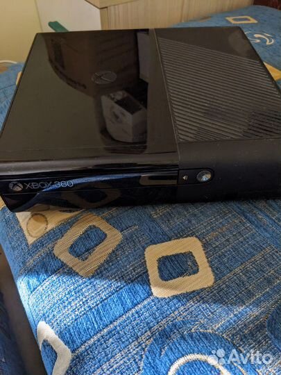 Xbox 360e Не прошитый