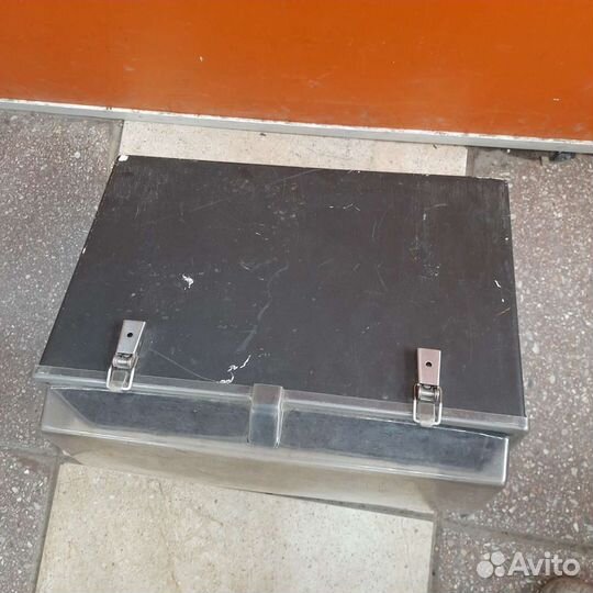 Рыболовный ящик