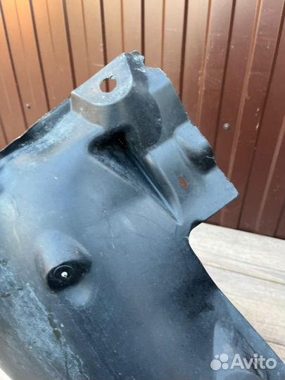 Подкрылок передний левый Renault Megane 2 1.4 2004