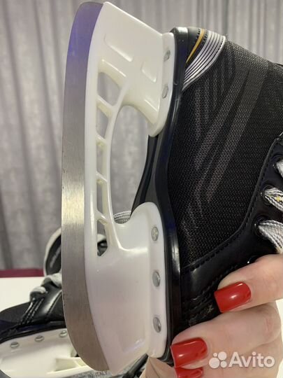 Хоккейные коньки Bauer lightspeed pro новые