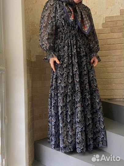 Нарядное женское платье