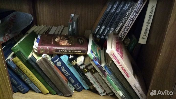 Книги в ассортименте