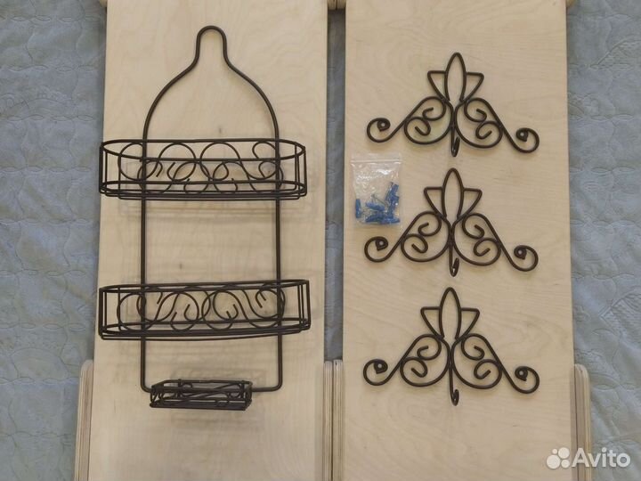 Полка настенная с крючками новая