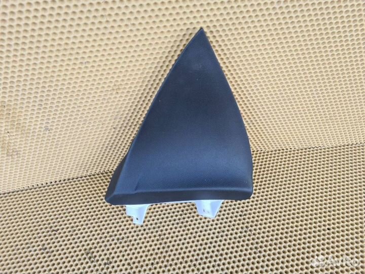 Накладка торпеды передняя правая Infiniti G35 G25