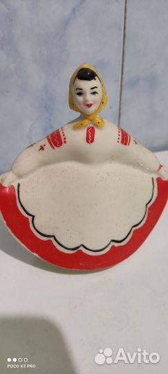 Девочка фарфоровая