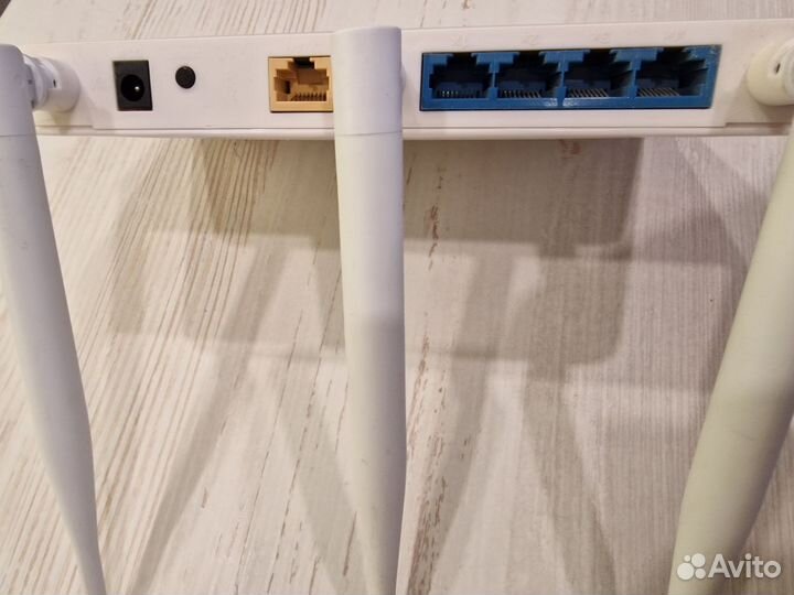 Беспроводной маршрутизатор (Wi-Fi роутер)