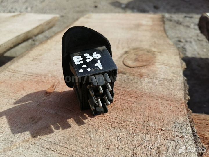 Кнопка регулировки зеркал BMW Е36