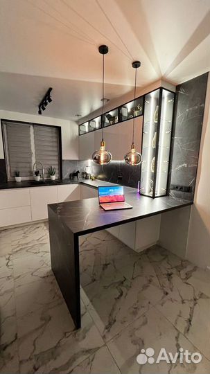 Кухня в потолок