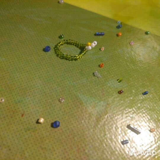 Украшение из бисера