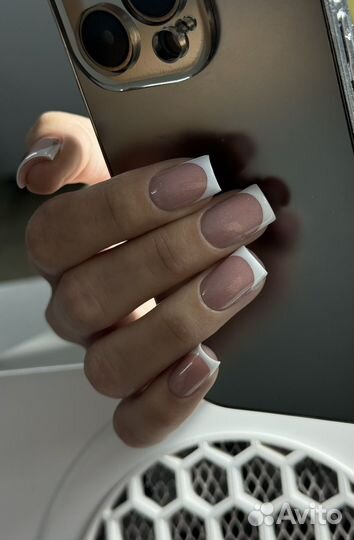 Мастер маникюра и педикюра