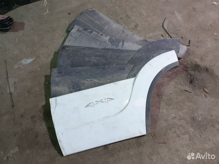 Нива шевроле молдинг двери задней левой