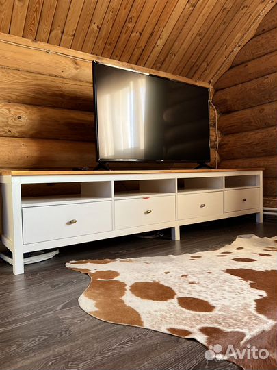 Тумба под телевизор