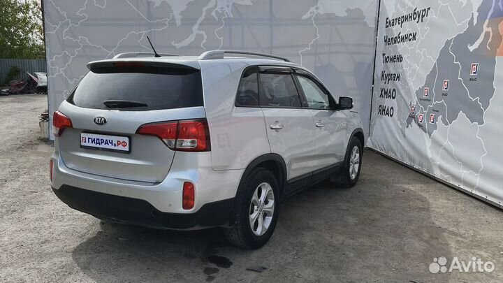 Усилитель заднего бампера Kia Sorento (XM) 86630-2