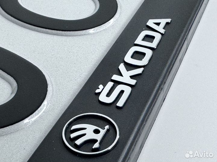 Рамка для гос номера Skoda 1 шт