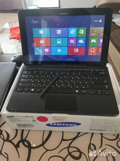 Планшет с клавиатурой стилусом Samsung 700T1C-H01