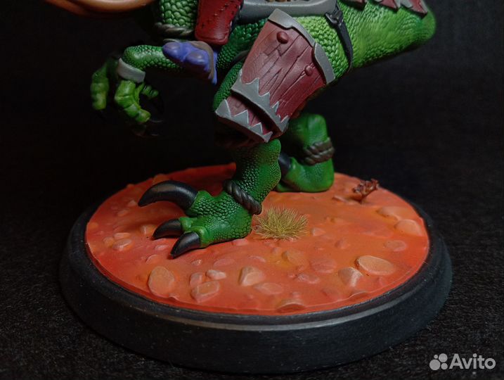 Фигурка тролль охотник на ящере warcraft