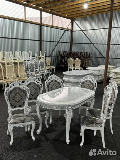 Столы и стулья