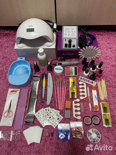 Маникюрный набор с лампой и аппаратом