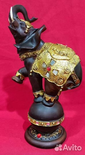 Слон на шаре 40 см