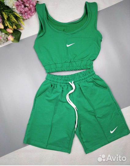 Костюм женский новый