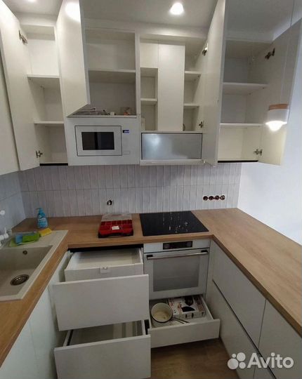 Кухня в студию на заказ