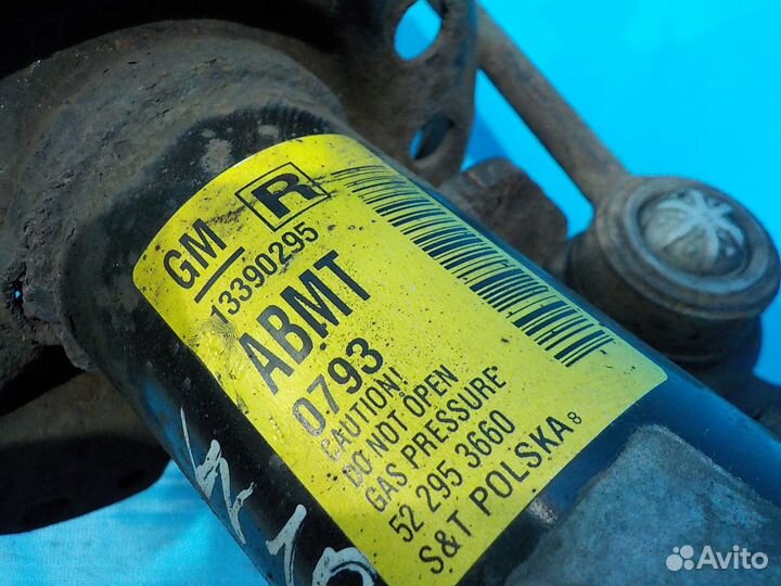 Амортизатор передний правый opel Astra J GTC 2010-2017