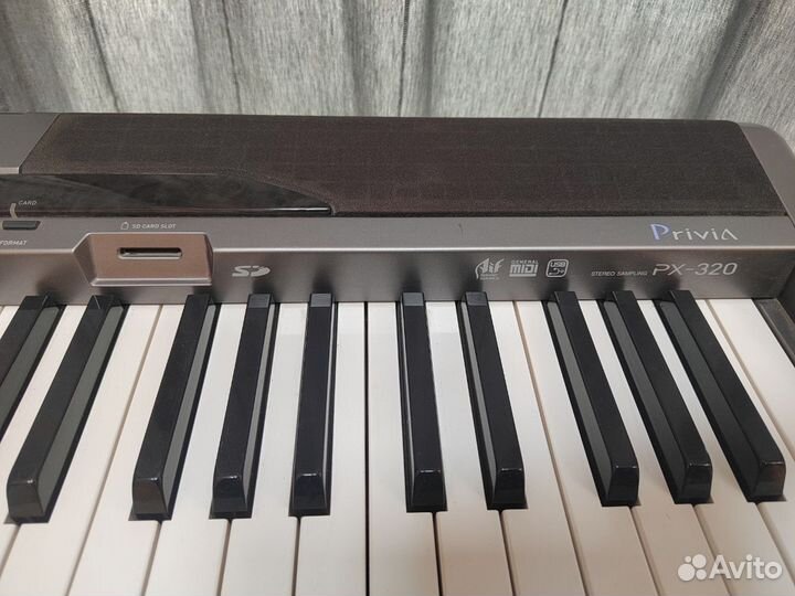 Цифровое пианино casio px320