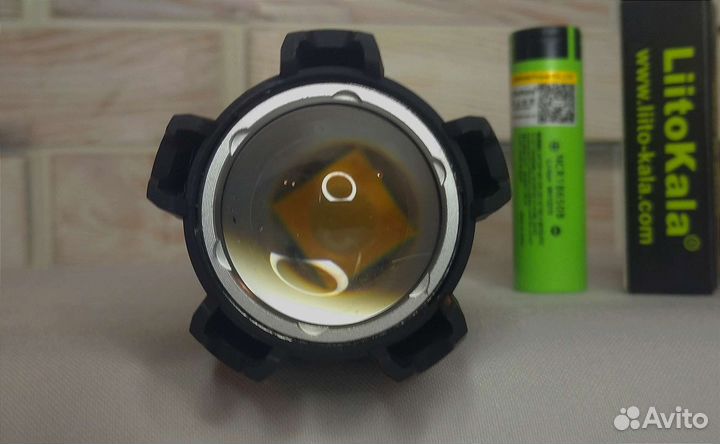 Прожектор фонарь тёплый жёлтый свет 1.5км.см.видео