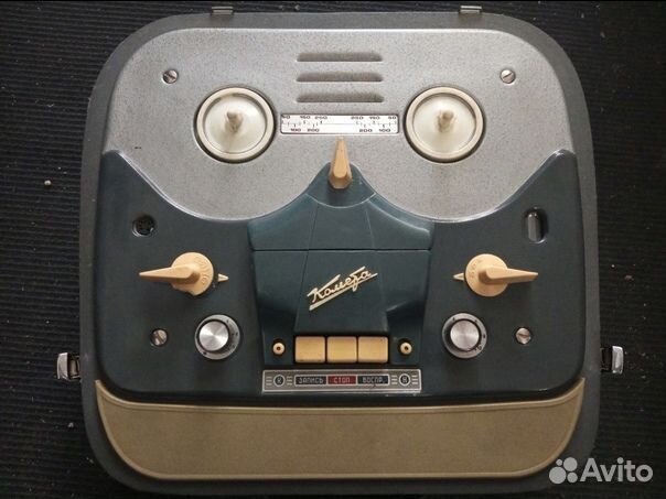 Советский катушечный магнитофон Комета мг-201м
