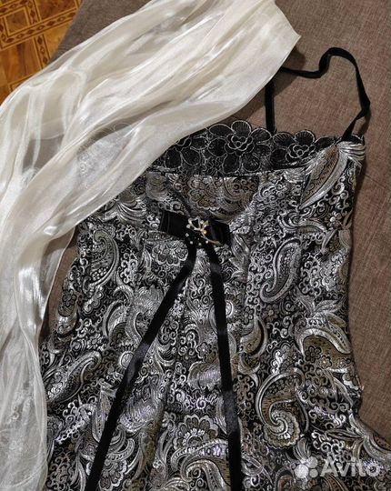 Платье женское вечернее 44 размер