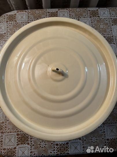 Эмалированная кастрюля