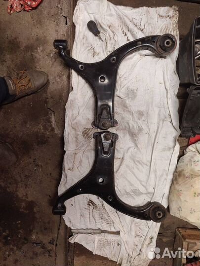 Рычаг передний Kia Rio 2 JB 2011г