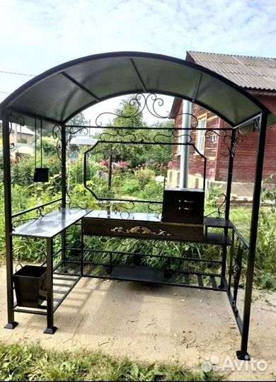 Мангал с крышей