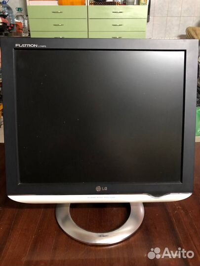 Монитор LG Flatron L1740PQC