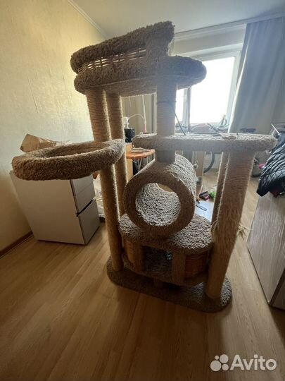 Домик для кошки с когтеточкой бу