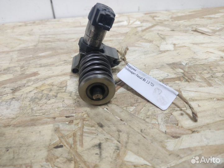 Форсунка Volkswagen Passat B6 2.0 TDI