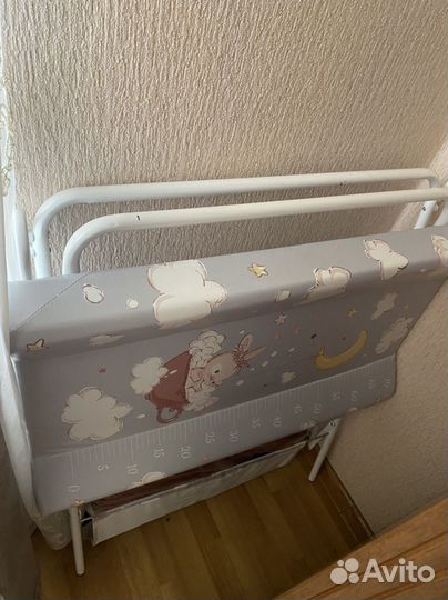 Пеленальный столик