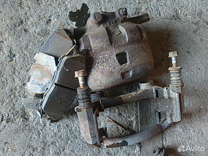 Кулаки поворотные Ниссан Санни,FB15