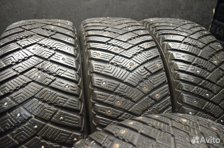 Goodyear Ultragrip Ice Arctic 235/55 R19 105T