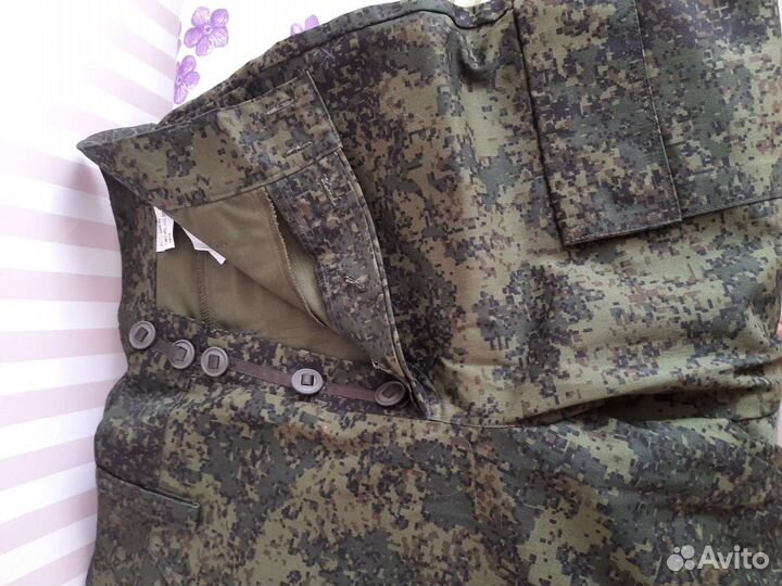 Бриджи армейские комуфлированные. Новые. Размер 46