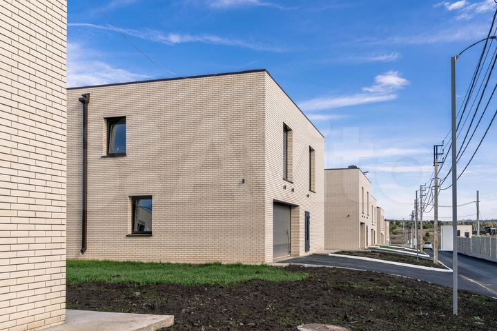 Коттедж 205 м² на участке 5 сот.