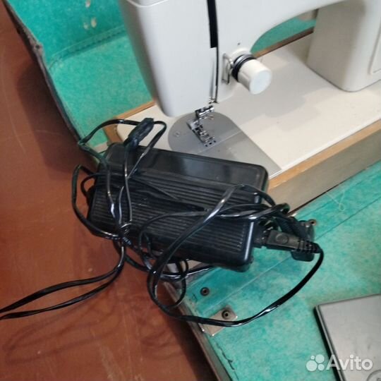 Швейная машинка чайка 132м