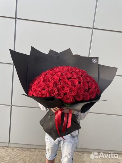 101 роза букет Black Edition