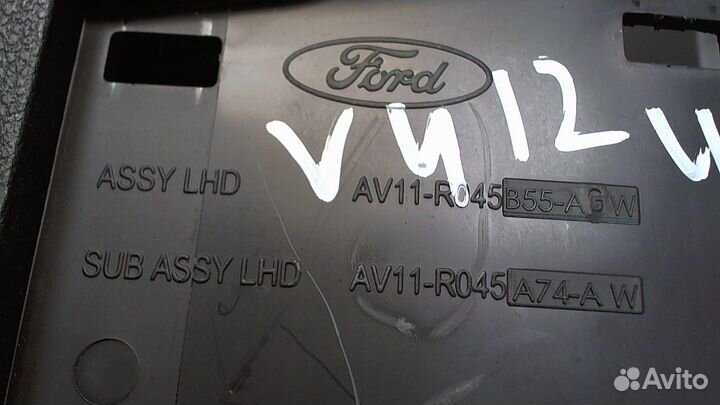 Консоль салона Ford B-Max, 2013