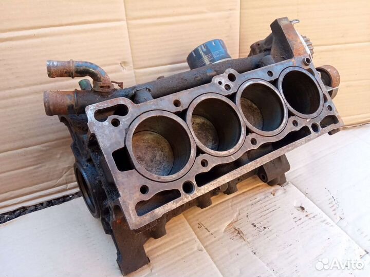 Блок двс гильзы поршни шатуны E7J Renault