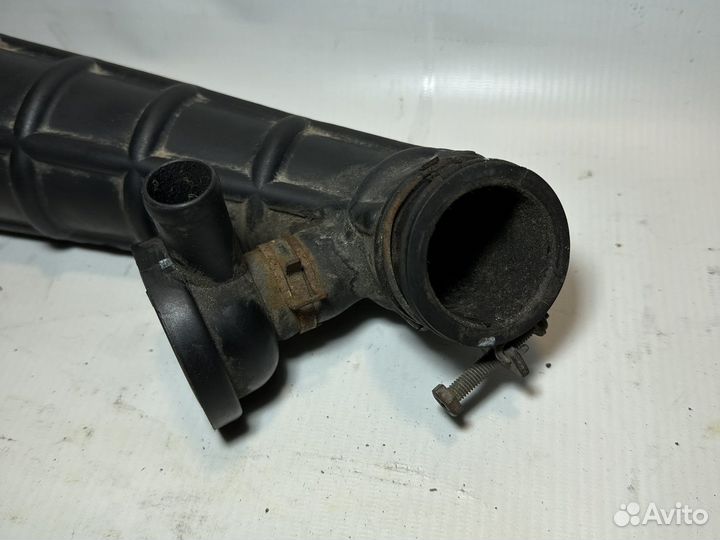 Патрубок воздушного фильтра Hyundai Santa Fe I