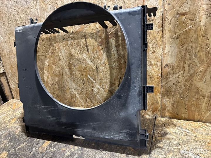 Диффузор радиатора Mercedes Vito 639 2.2 CDI 2010